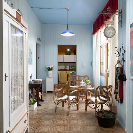 Δωμάτια σε οικογενειακή κατοικία 